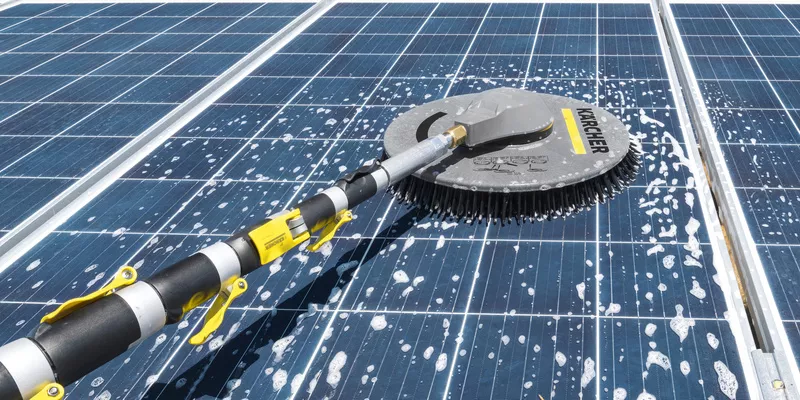 solar-panel-washing solar-panel-washing
