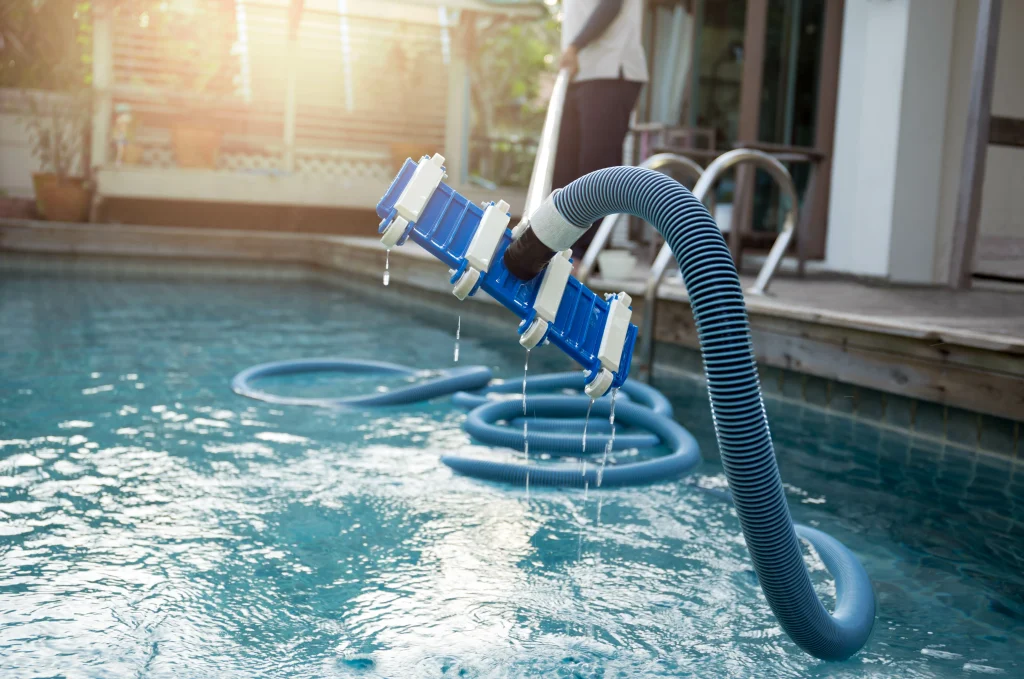 swimming-pool-cleaning-in-dubai-with-nanc